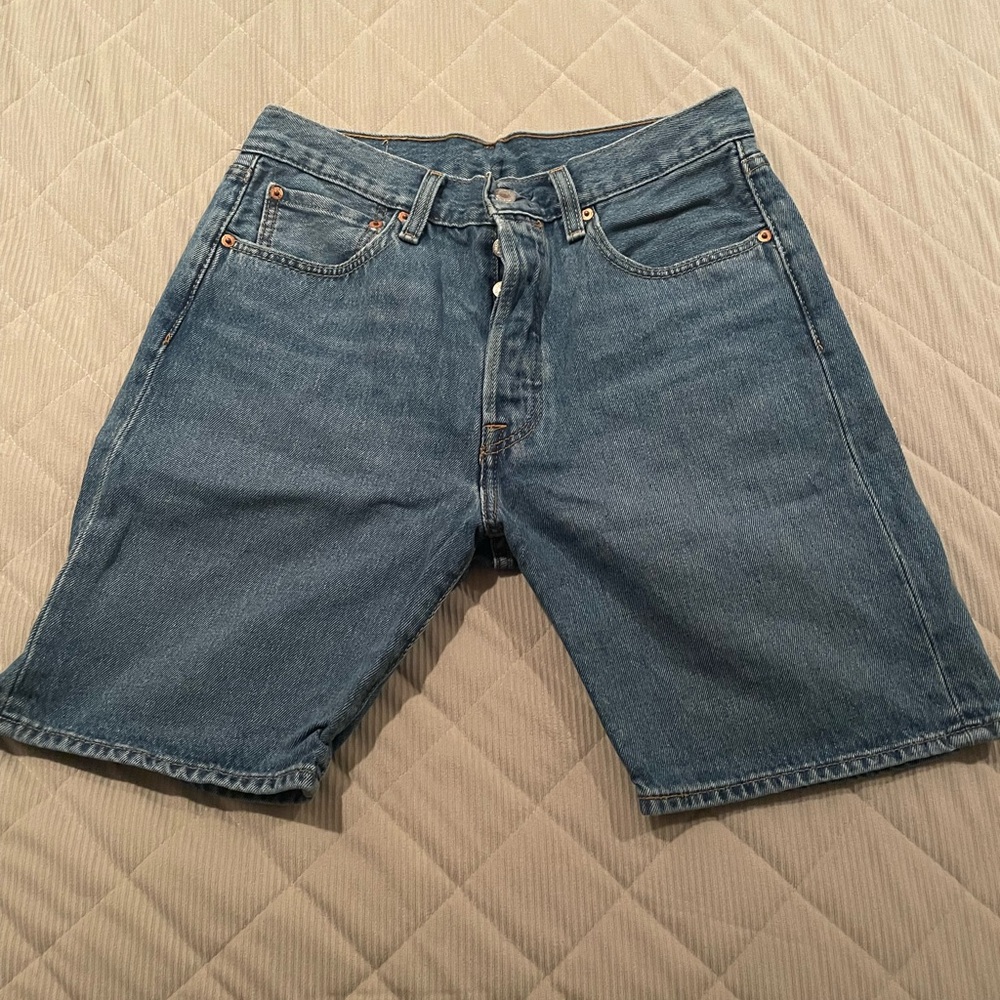 Levi's Women's 501 Mid Thigh Short